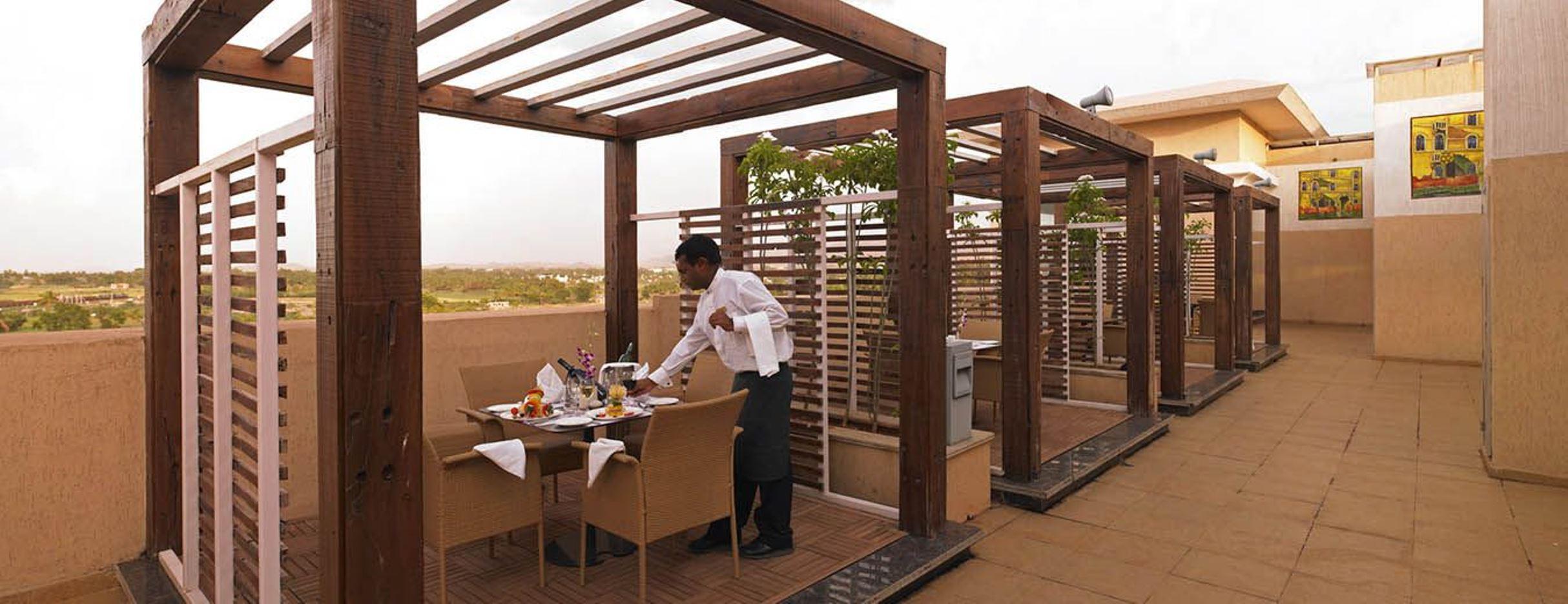 Royal Orchid Central Kireeti Hampi, Hospet Exterior foto
