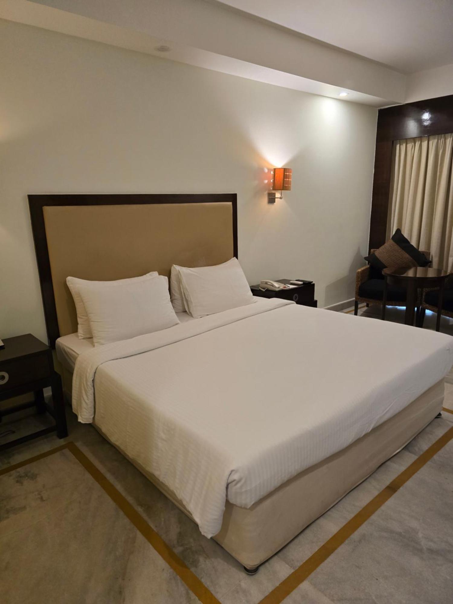 Royal Orchid Central Kireeti Hampi, Hospet Quarto foto
