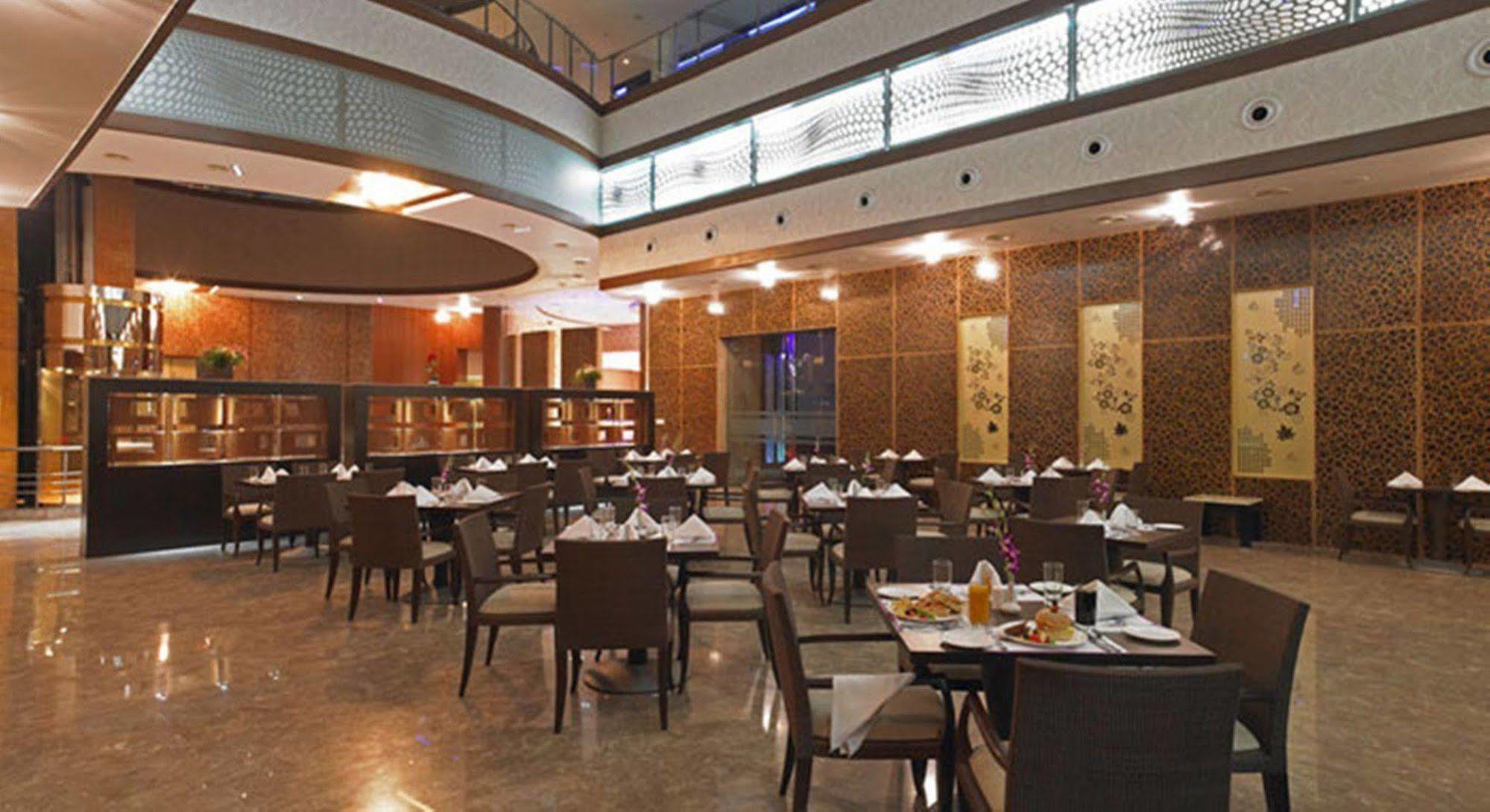 Royal Orchid Central Kireeti Hampi, Hospet Restaurante foto